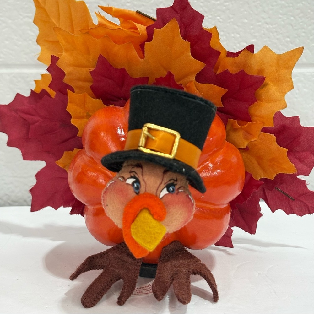 Annalee 2005 Collectable Harvest Turkey 4” Pumpkin with Autumn Leaves